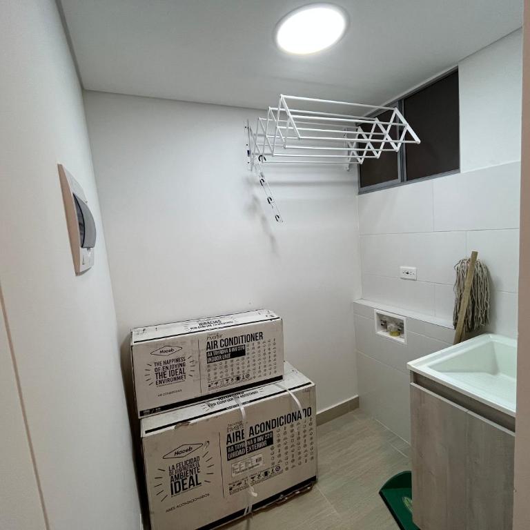 Apartamento con piscina y parqueadero a 7 min del centro - Apartamento de 2 dormitorios - 9
