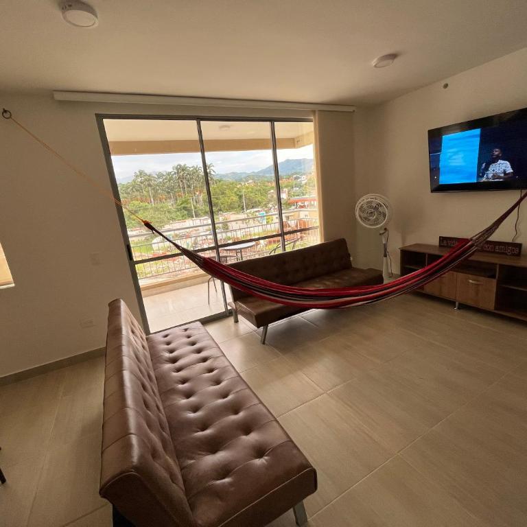 Apartamento con piscina y parqueadero a 7 min del centro - Apartamento de 2 dormitorios - 14