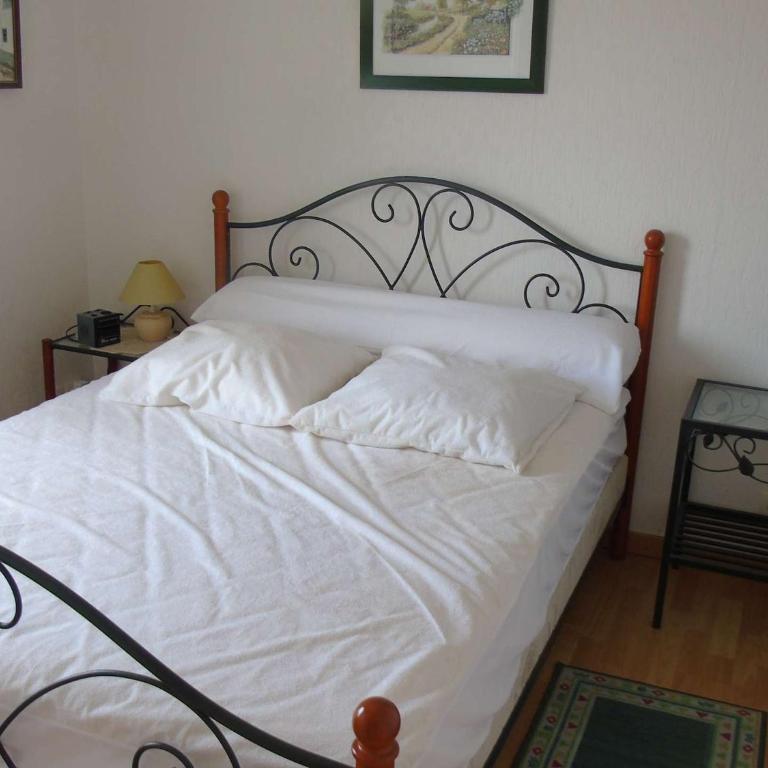 Appartement lumineux à 2 pas de la plage, balcon, ascenseur, TV, lave-linge, animaux admis - FR-1-674-19 - Appartement - 5