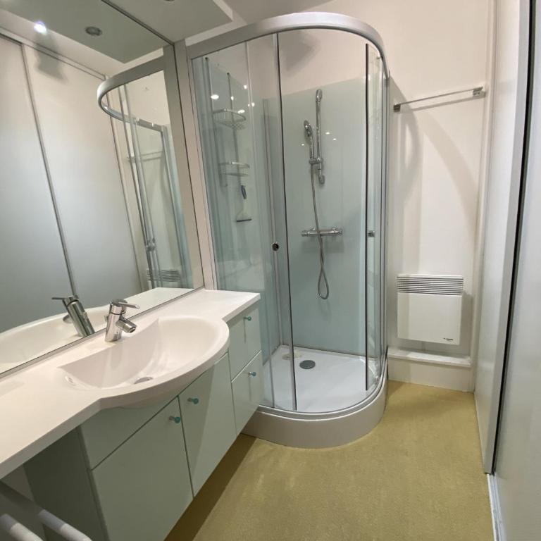 Charmant T1 rénové, accès plage, parking - FR-1-374-190 - Apartment - 5