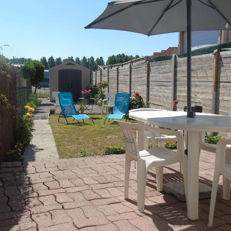 Charmante Maison à Berck: Jardin, Véranda, 2 Chambres, Terrasse, Proche Plage - FR-1-674-23 - Villa - 6