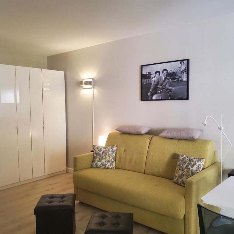 MIOUGRANO Studio 25m2 Piscine 300m Plage - Studio avec Balcon - 9