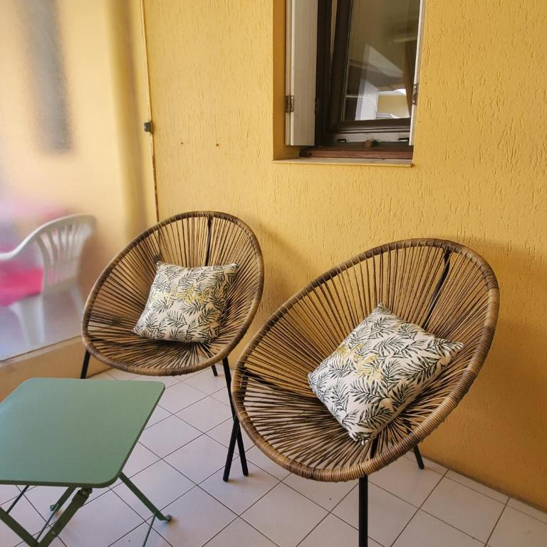 MIOUGRANO Studio 25m2 Piscine 300m Plage - Studio avec Balcon - 10