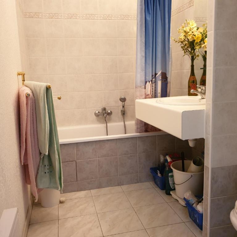 PORT FREJUS Studio Cabine 100m des plages 4 Person - Studio avec Balcon - 5