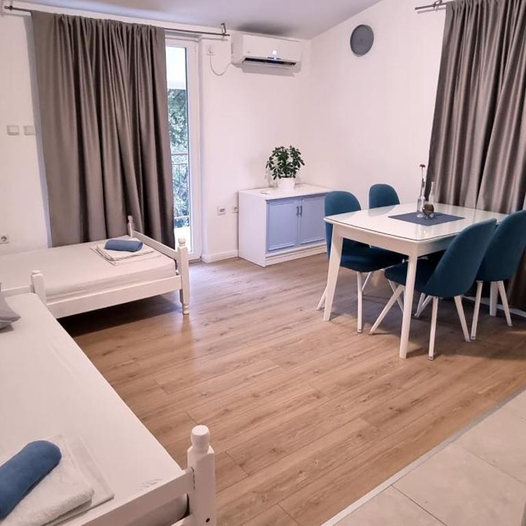 Apartment Folic Sutomore - Apartman sa 2 Spavaće Sobe - 1
