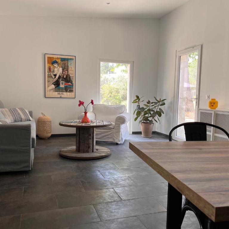 appartement indépendant avec jardin privé - Maison 1 Chambre - 8
