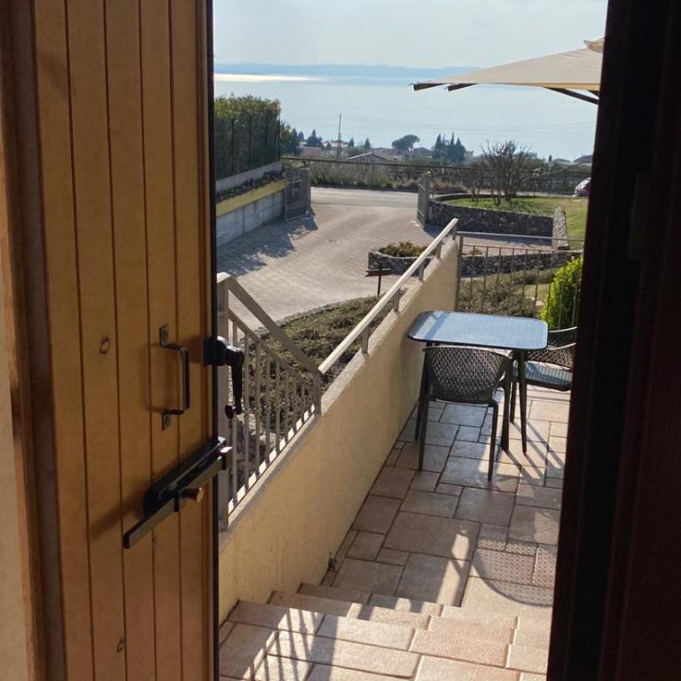 Agriturismo Costadoro - Camera Deluxe Matrimoniale/Doppia con Letti Singoli con Vista Lago - 2