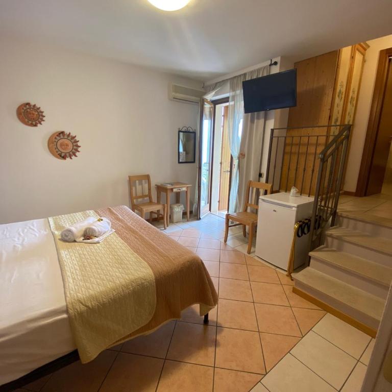 Agriturismo Costadoro - Camera Deluxe Matrimoniale/Doppia con Letti Singoli con Vista Lago - 5