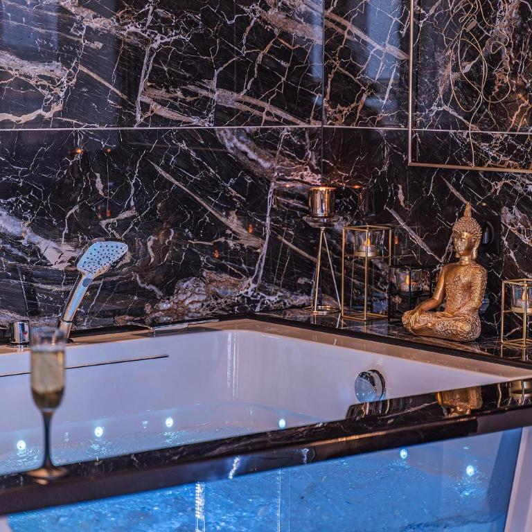 Magnifique loft / spa en face de la cathédrale ! - Appartamento con 1 Camera da Letto - 27