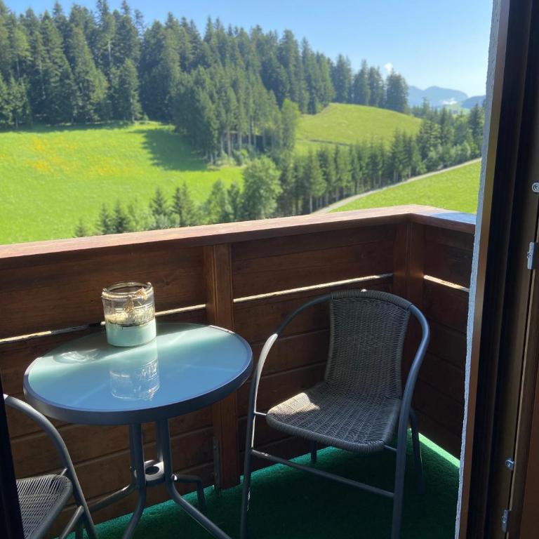 Haus Sperleiten - Comfort Dreibettzimmer mit Dusche - 11