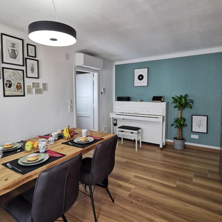 Neues City Center Piano Appartement mit Netflix - Apartment - 1