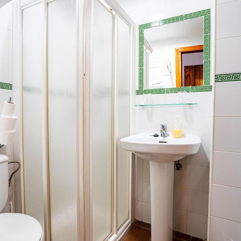 Hostal Plaza de Italia - Habitación Doble Económica - 4