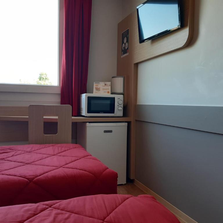 Premiere Classe Reims Nord - Bétheny - Standard Plus Room - 3 Single Beds - 1