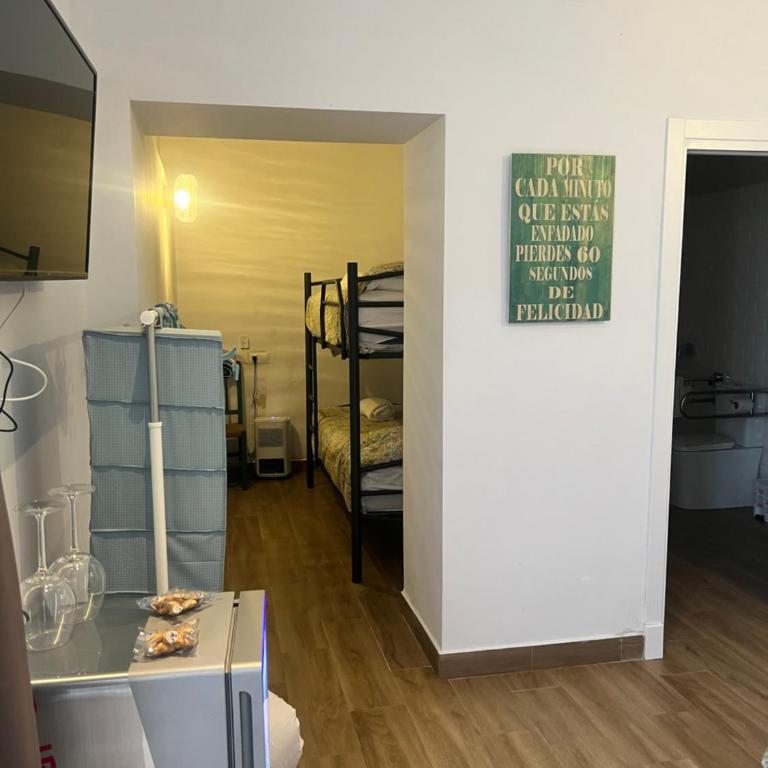 Apartamentos El Alcazar de Jerez - Habitación Cuádruple adaptada para personas con discapacidad - 5