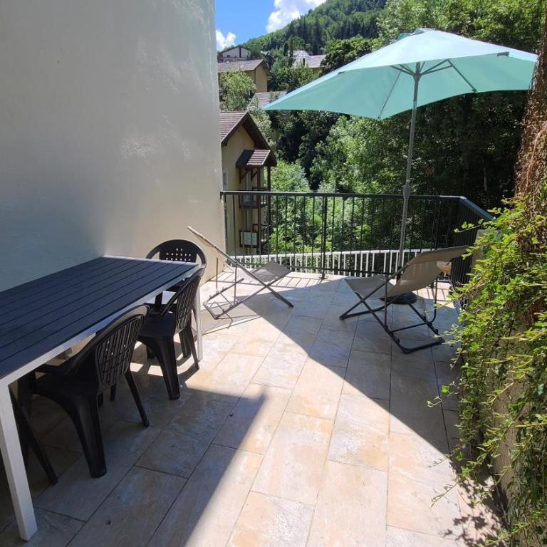 Joli appartement rénové avec terrasse - Appartement 2 Chambres - 16