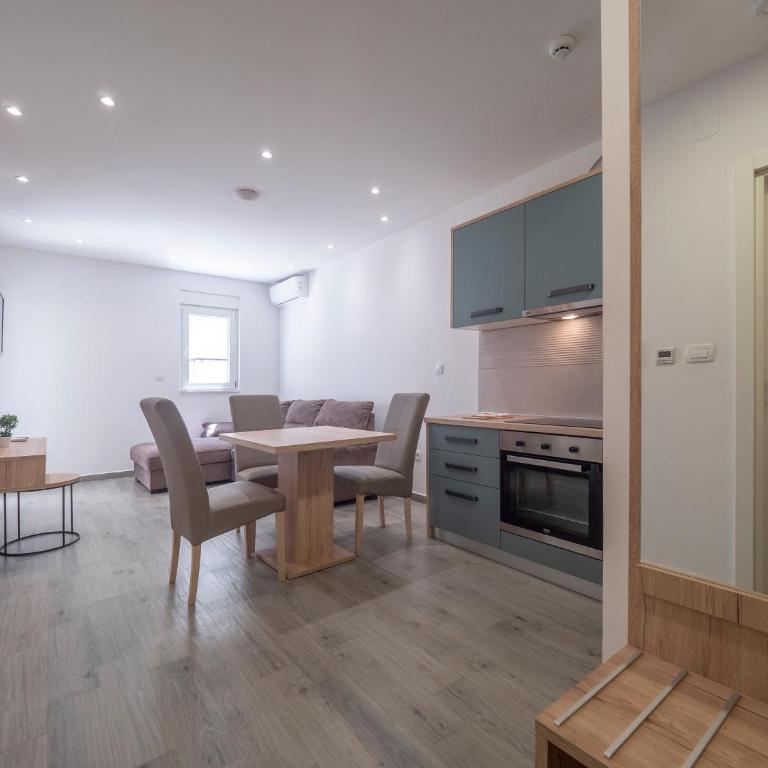 Marea Apartments Budva - Apartman - Prizemlje - 1