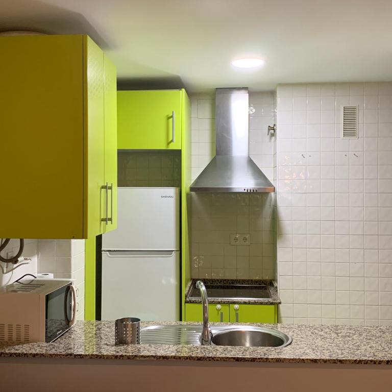 Apartamento a 5 minutos de la playa de la caleta - Apartamento de 1 dormitorio - 3
