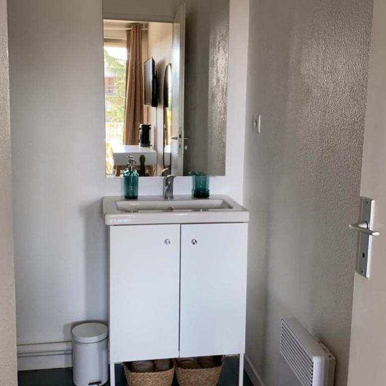 Studio lumineux 25m2 , 2min métro Compans, Wifi Fibre et entrée autonome - Apartment mit 1 Schlafzimmer - 11