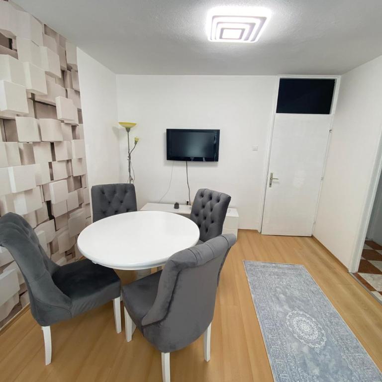 Apartman Citylux - Two-Bedroom Apartment - 5