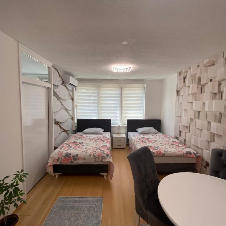 Apartman Citylux - Two-Bedroom Apartment - 3