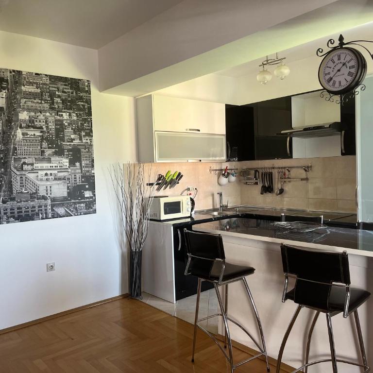 Mari - Two-Bedroom Apartment - 5