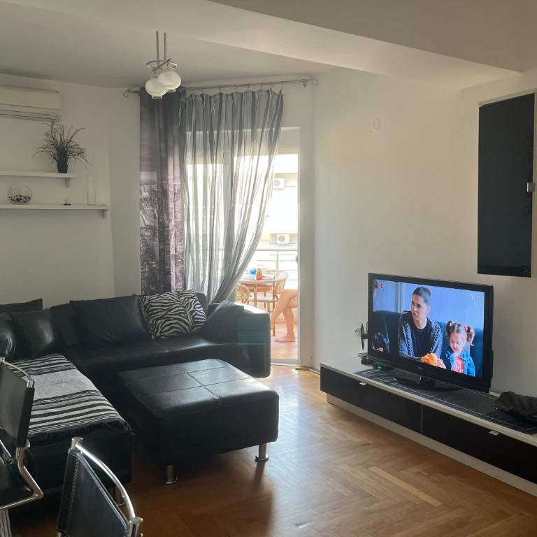 Mari - Two-Bedroom Apartment - 4