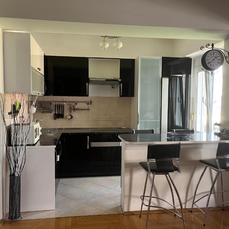 Mari - Two-Bedroom Apartment - 3