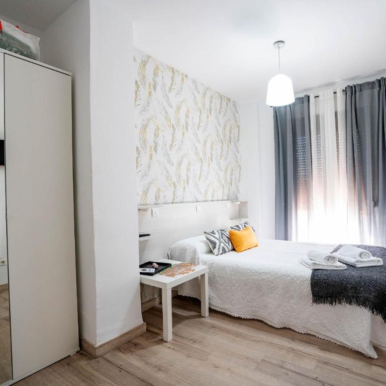 Hostal Plaza de Italia - Habitación Doble Económica - 8