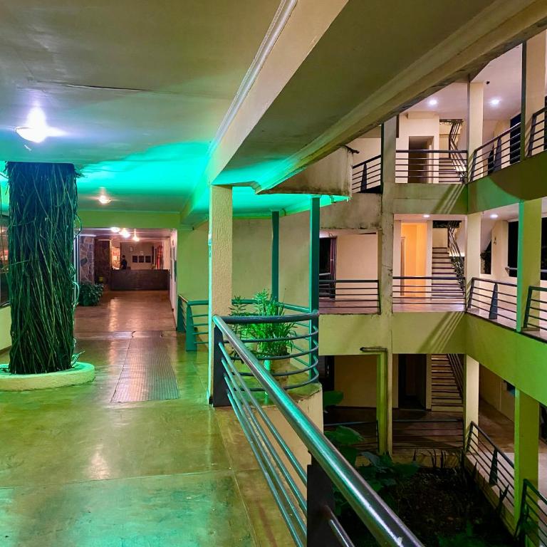 Rainforest Hotel & Cabañas - Family Room with Balcony - 9