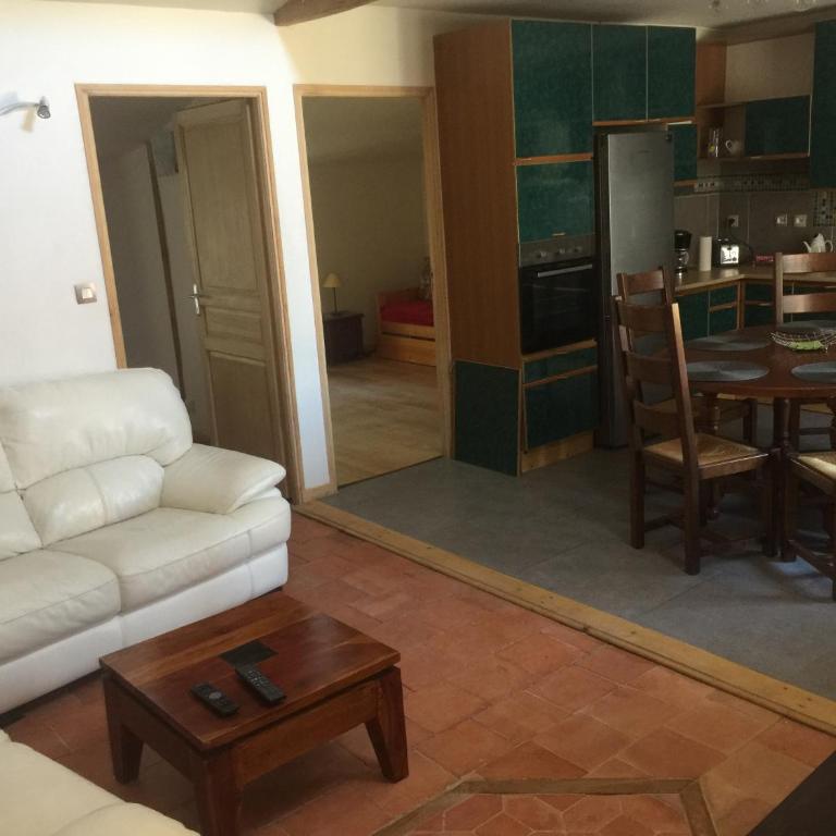 Cosy, calme et authentique au coeur de ville - Three-Bedroom Apartment - 1