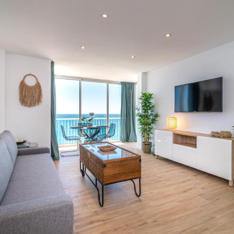 VB Best Waterfront 2BDR Apt in Benalmadena - Two-Bedroom Apartment - 2