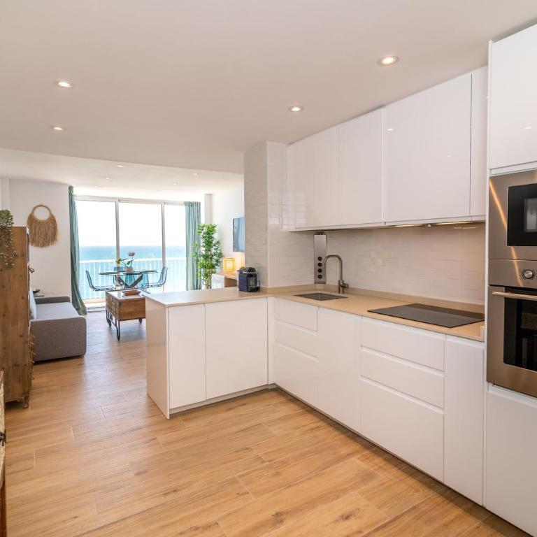 VB Best Waterfront 2BDR Apt in Benalmadena - Two-Bedroom Apartment - 3