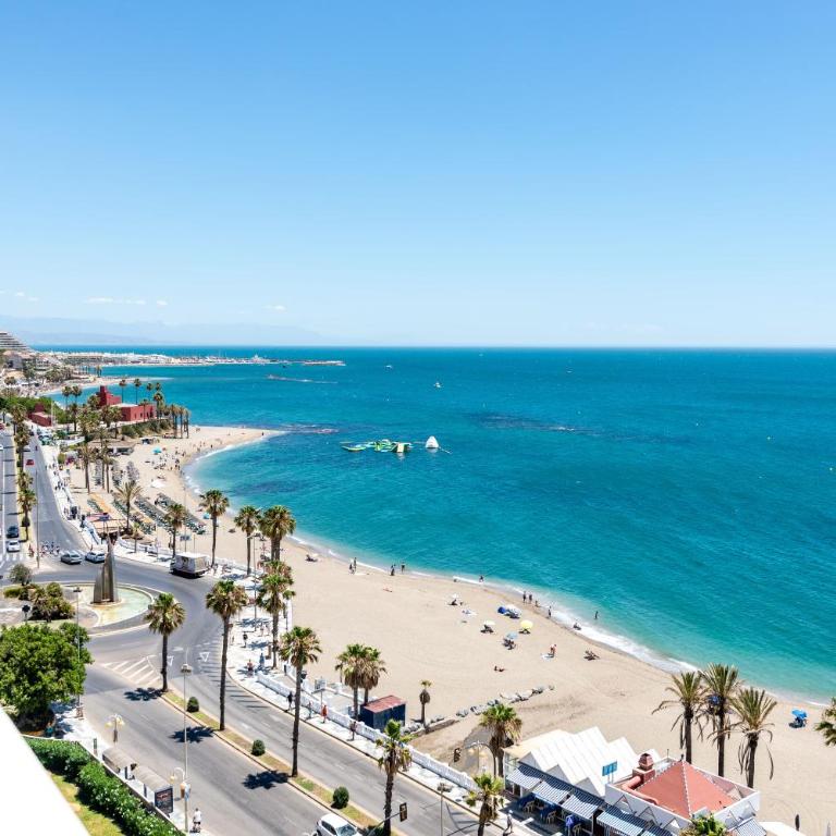 VB Best Waterfront 2BDR Apt in Benalmadena - Two-Bedroom Apartment - 25