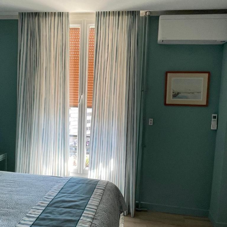 Vue sur rade appartement élégant vaste climatisé étage élevé ascenseur proche parking et toutes commodités au cœur du Toulon historique - Apartment mit 1 Schlafzimmer - 28