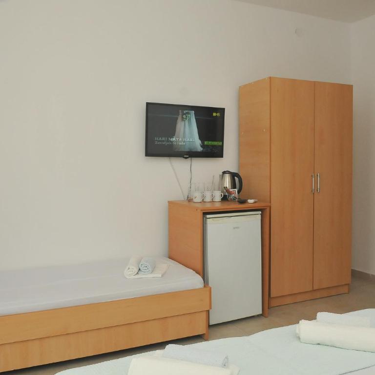 Guest House Marković - Triple Room with Private Bathroom - 12