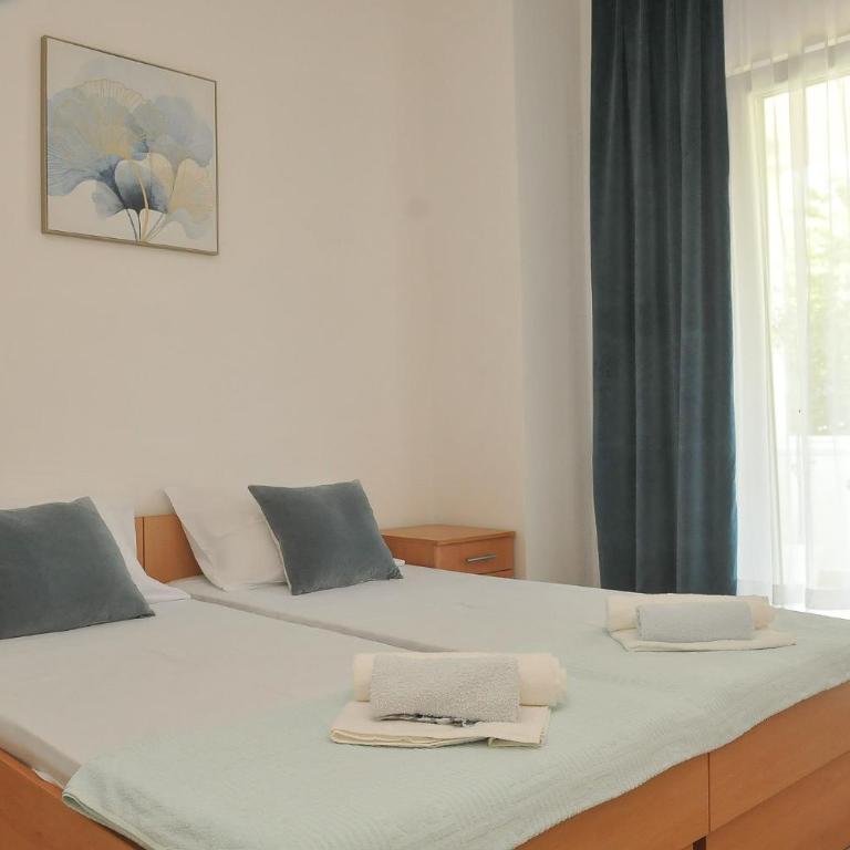 Guest House Marković - Triple Room with Private Bathroom - 7