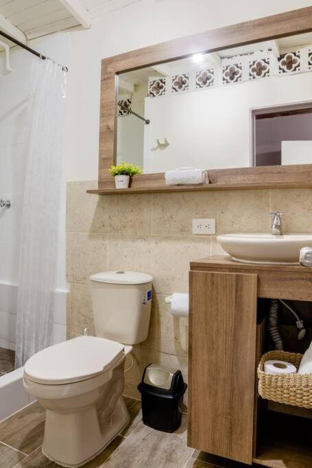 Rústic-HOUSE Envigado - One-Bedroom Apartment - 25