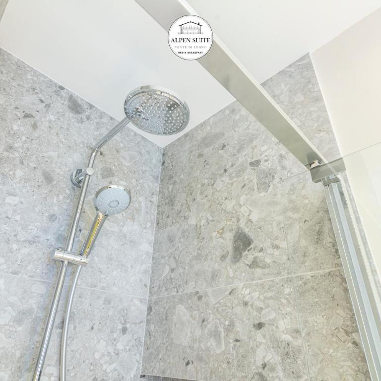 B&B Alpen Suite Ponte di Legno - Camera Quadrupla - 2