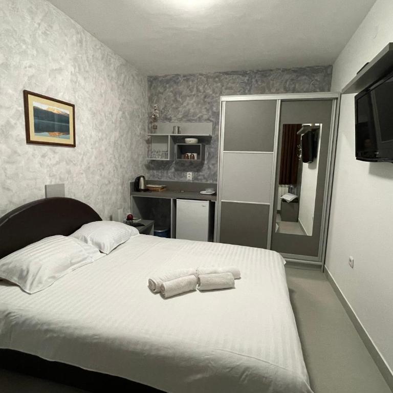 Gorska Vila Apartments - Double Room - 13