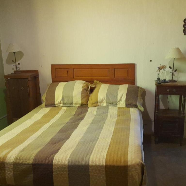 Hostal Antigua Casa Criolla - Double Room with 2 Single Beds - 1