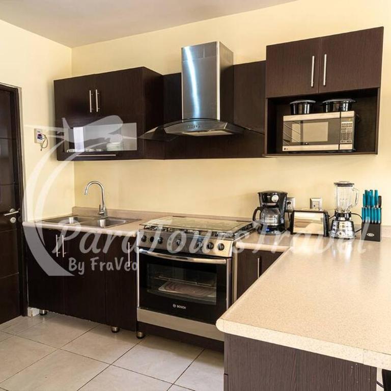 Hermosa Casa, Cerca del Mar, 3 min de la Playa - Three-Bedroom House - 12