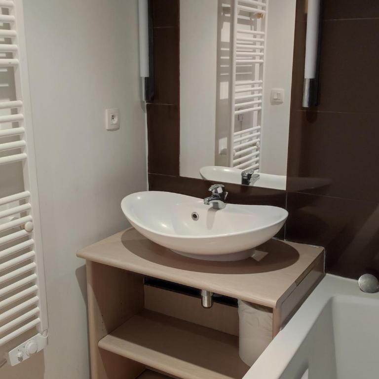 Jausiers - Appartement T3 avec piscine, parking et animaux acceptés - Appartement 2 Chambres - 6