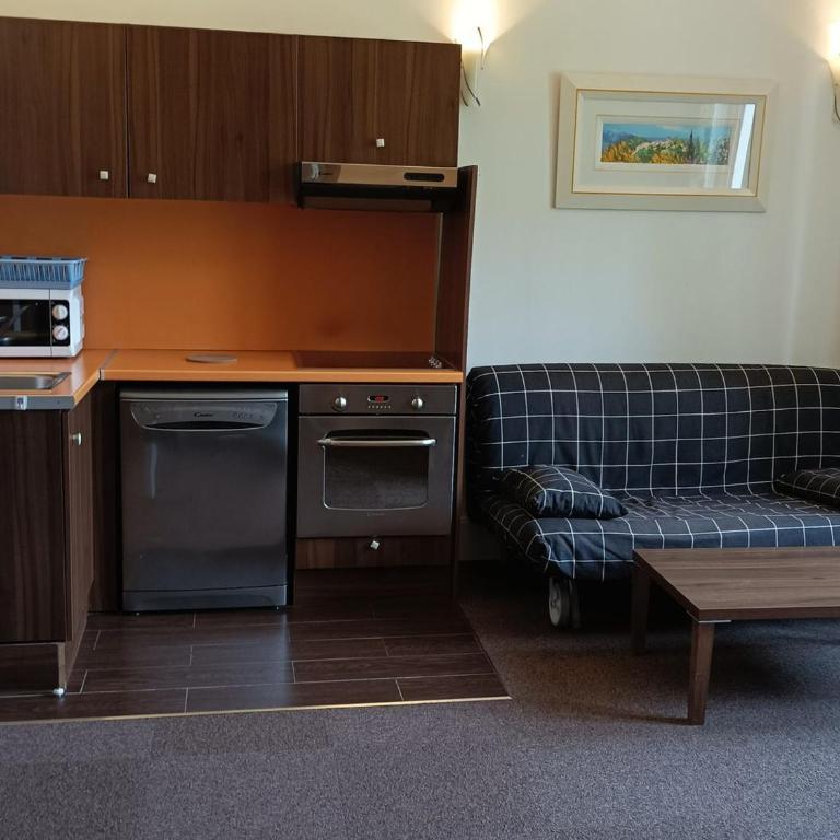 Appartement T3 dans château avec piscine et WIFI, animaux admis, 6 personnes - Apartment mit 2 Schlafzimmern - 1