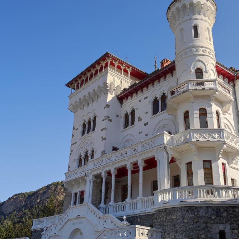 Appartement T3 dans château avec piscine et WIFI, animaux admis, 6 personnes - Apartment mit 2 Schlafzimmern - 9