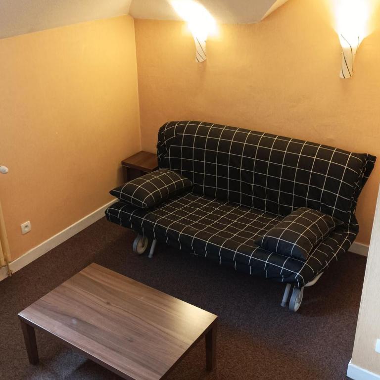 T2 dans château avec piscine, parking et animaux admis - Jausiers - One-Bedroom Apartment - 1