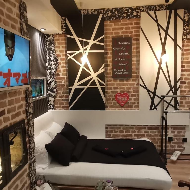 Studio Apartman Black & White Centar Sarajevo free parking - One-Bedroom Apartment - 1