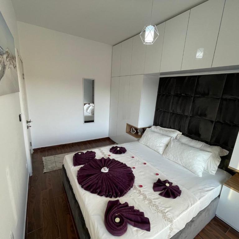 Capitol Apartments - One-Bedroom Apartment - 9