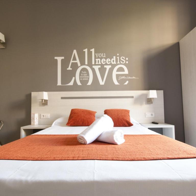 Hostal Live Barcelona - Double or Twin Room - 26