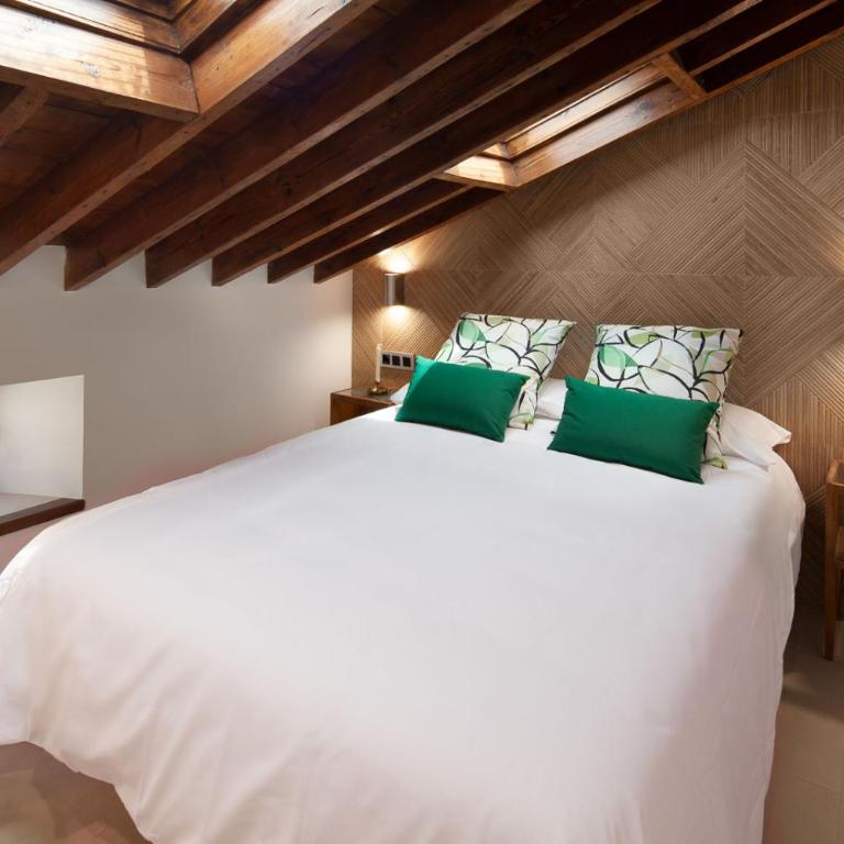 INMálaga Penthouse Santos Suites - Habitación Deluxe - 1 cama grande - 11