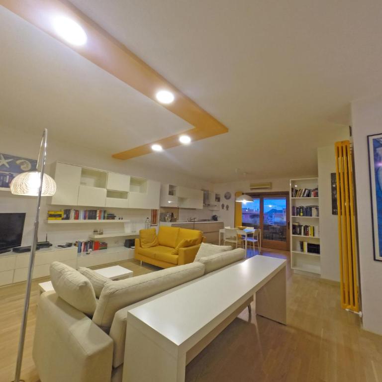 Comodo appartamento Casa Razzoli - Casa con 3 Camere da Letto - 86